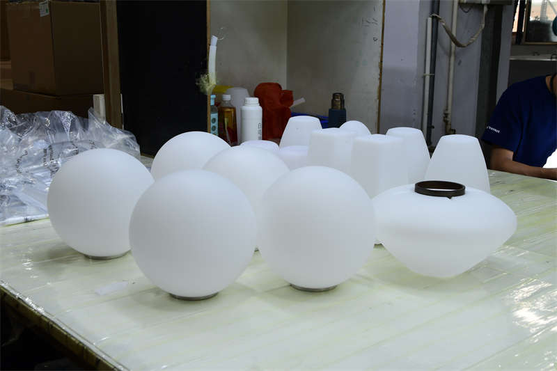 Polyethylene lamps | Custom Rotational Molding | Light Venus