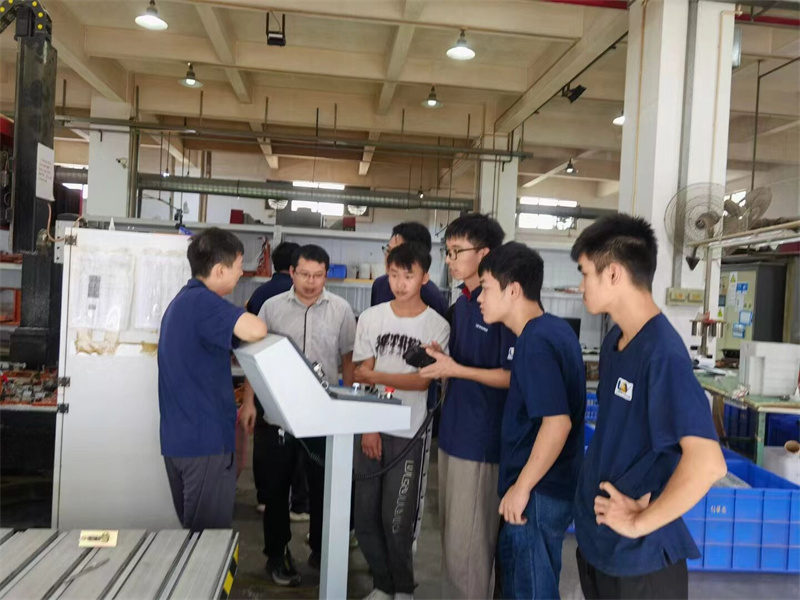 Regular Training Sessions in Rotational Molding at Light Venus